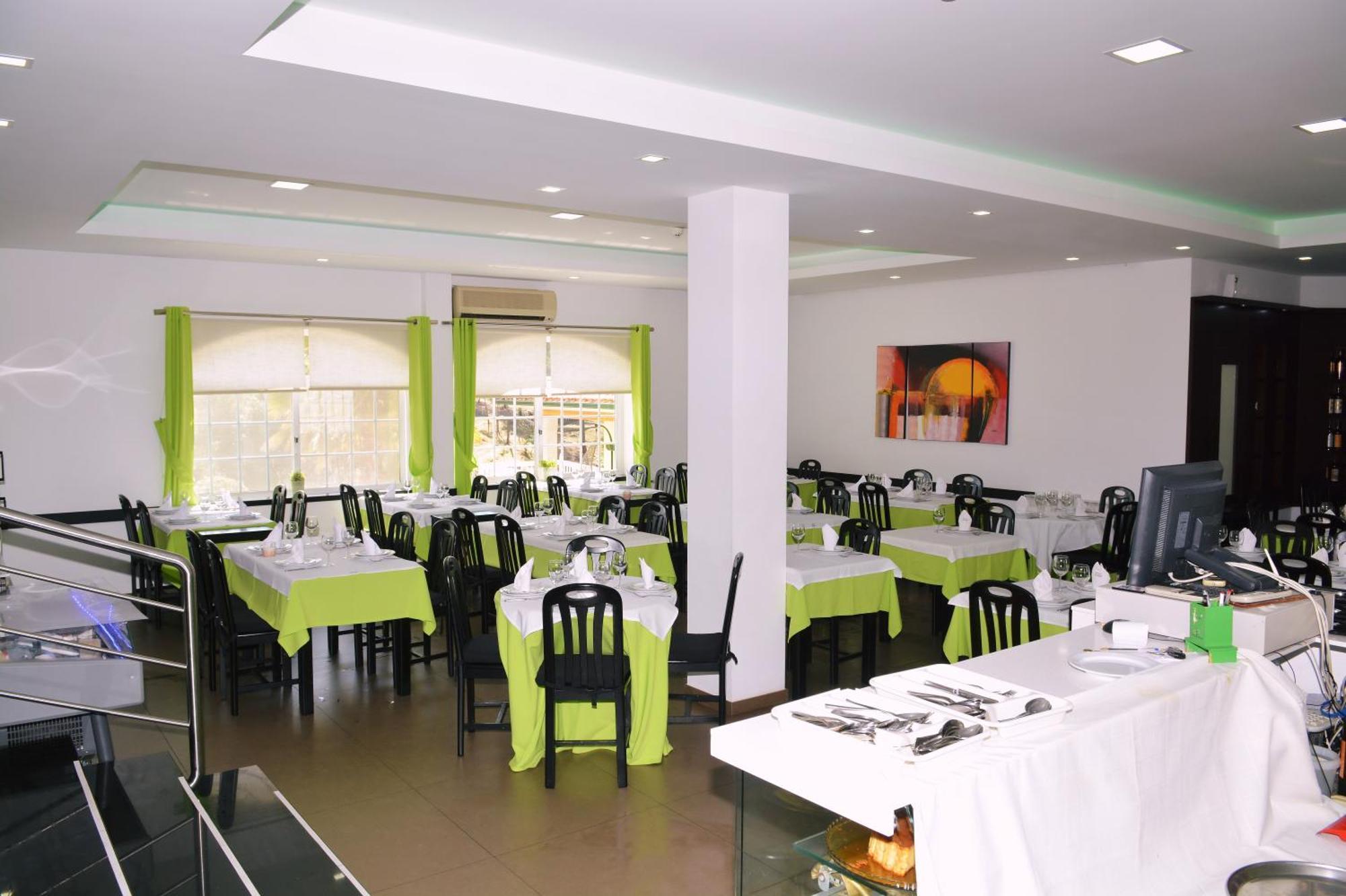 Ze Luis Hotel Chaves Exterior photo